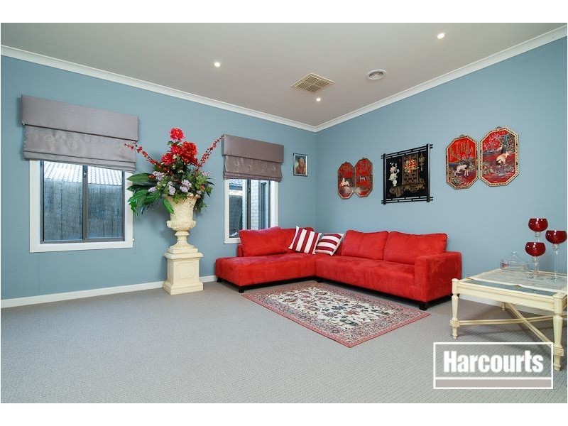 1 Golden Way, Skye VIC 3977