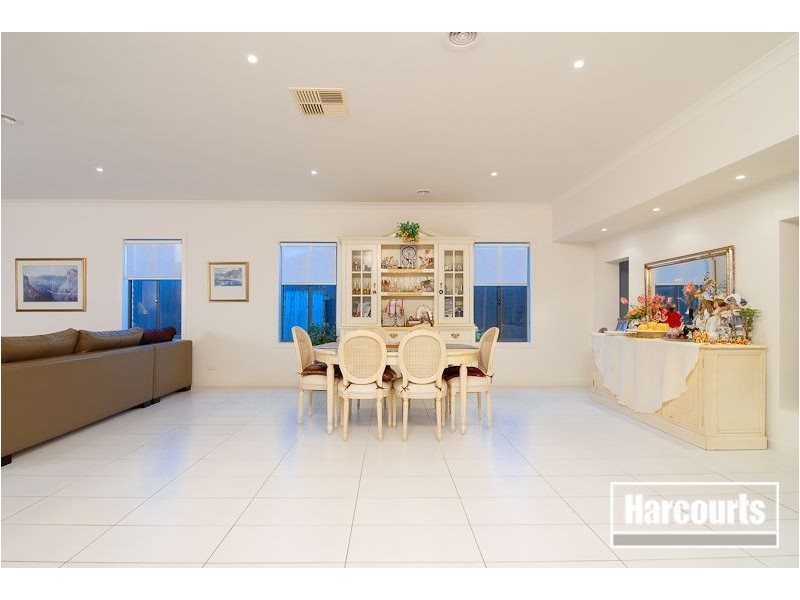 1 Golden Way, Skye VIC 3977