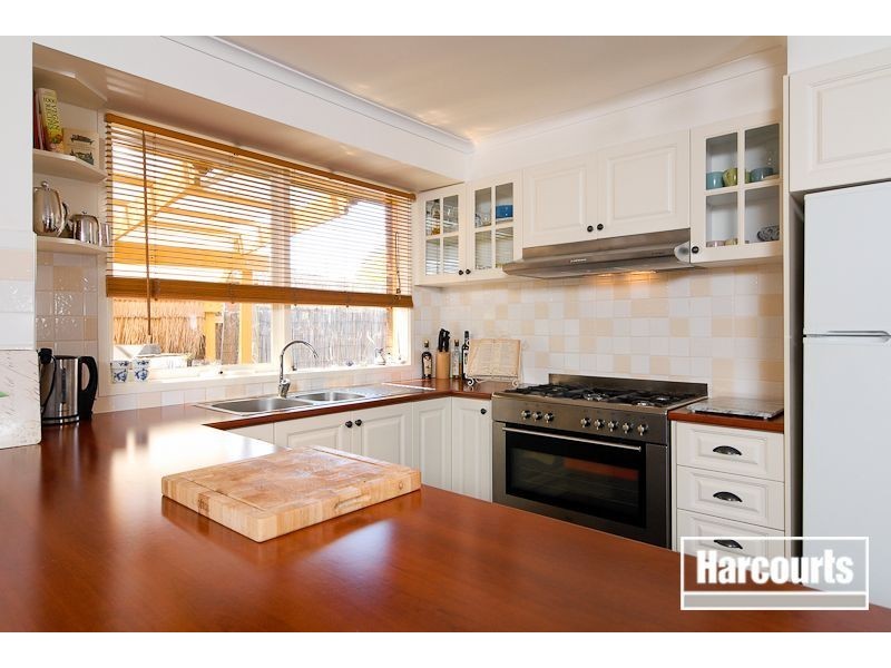 42 Sunbird Crescent, Carrum Downs VIC 3201