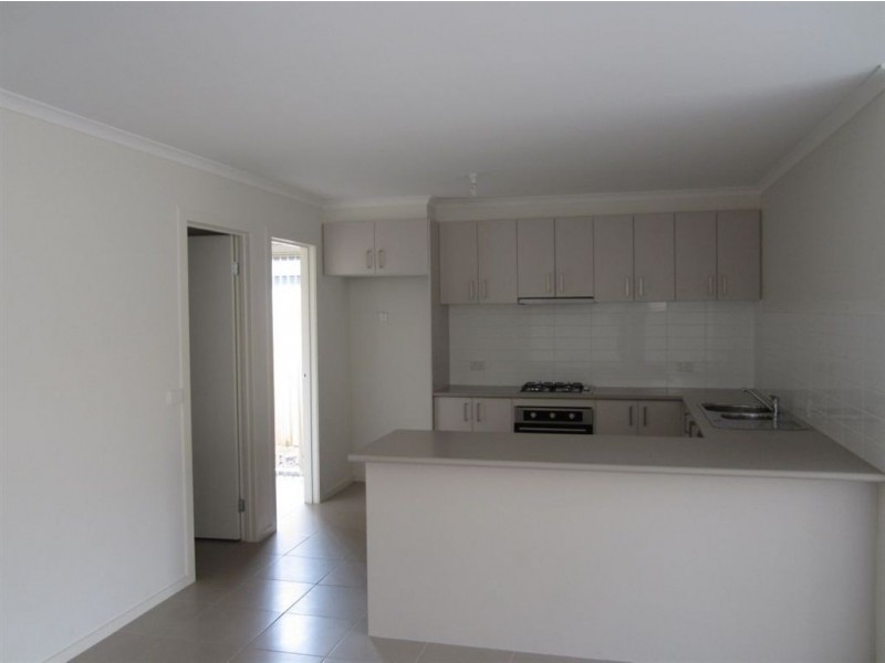 85 Diamond Parade, Skye VIC 3977