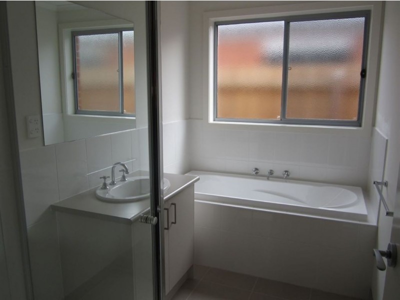 85 Diamond Parade, Skye VIC 3977