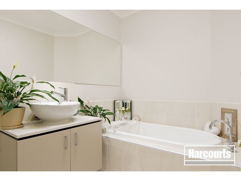 3 Ferrier Close, Sandhurst VIC 3977