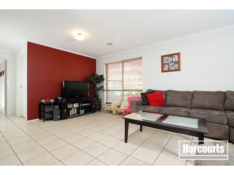 11 Sandalwood Grove, Carrum Downs VIC 3201