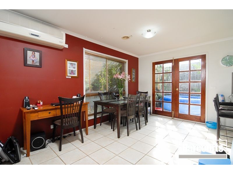 11 Sandalwood Grove, Carrum Downs VIC 3201