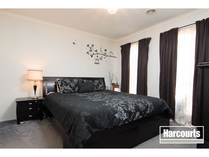 11 Sandalwood Grove, Carrum Downs VIC 3201