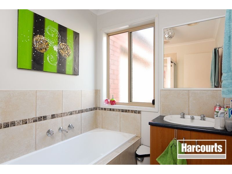 11 Sandalwood Grove, Carrum Downs VIC 3201