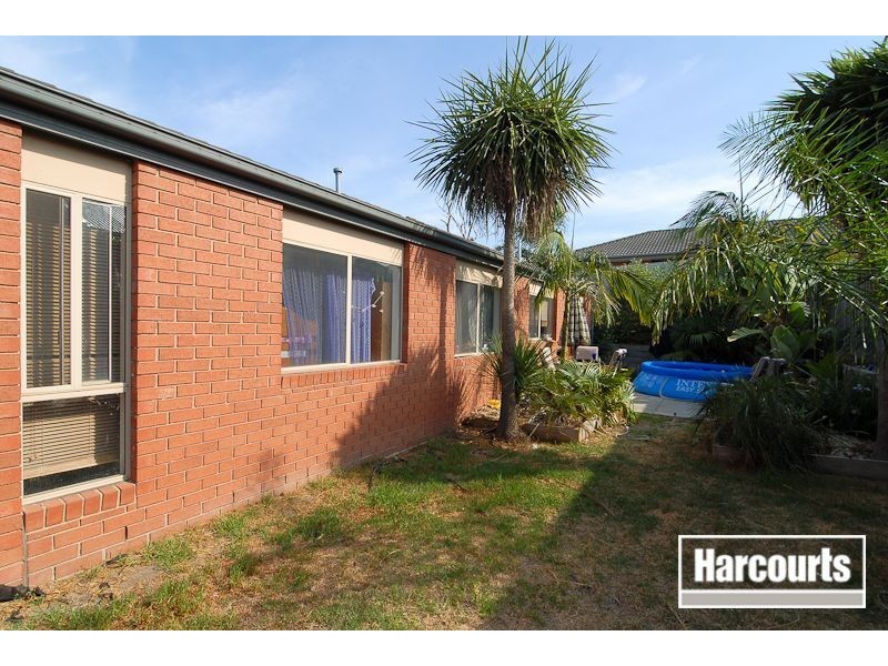 11 Sandalwood Grove, Carrum Downs VIC 3201