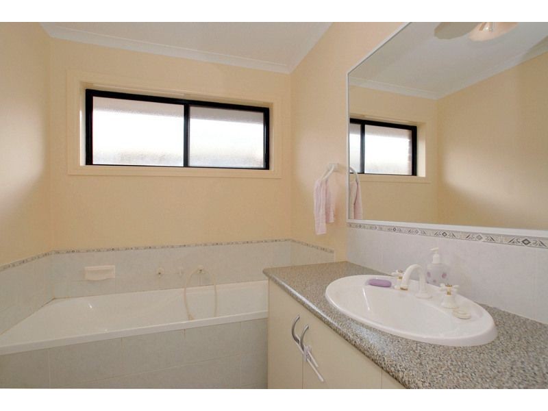 4 Lisa Beth Mews, Skye VIC 3977