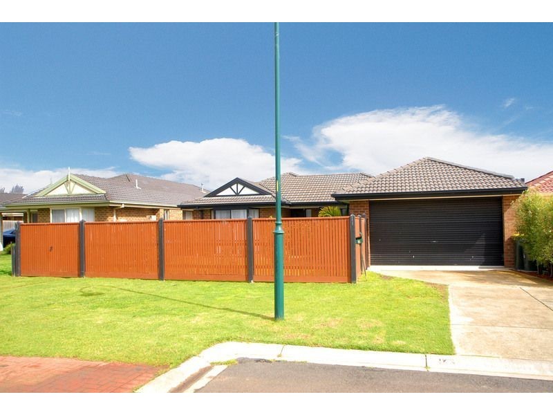 4 Lisa Beth Mews, Skye VIC 3977