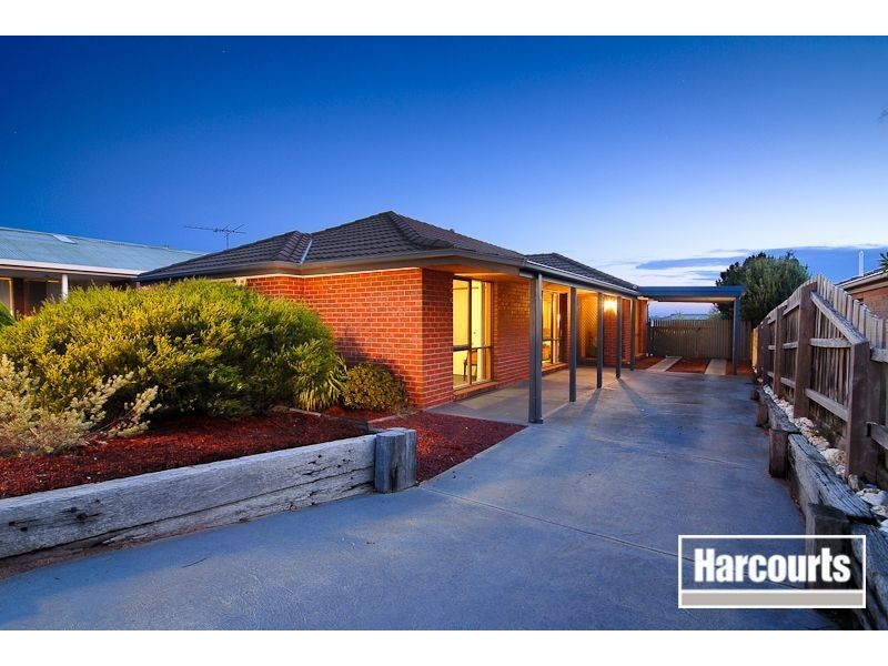 20 Oakwood Drive, Carrum Downs VIC 3201