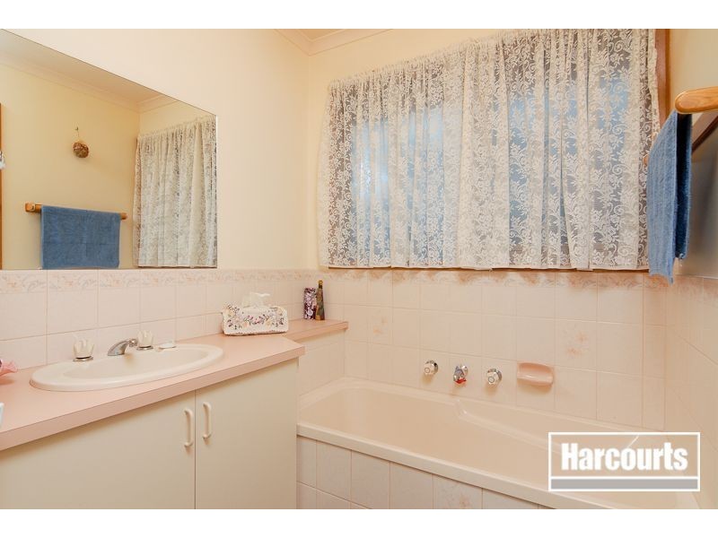 20 Oakwood Drive, Carrum Downs VIC 3201