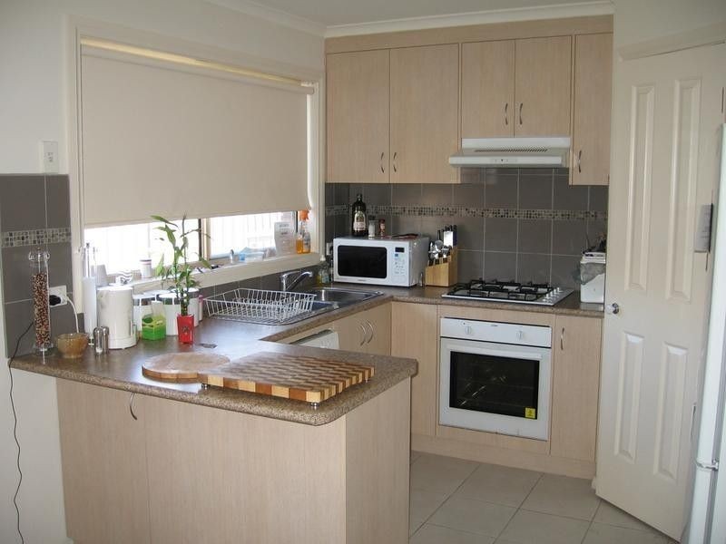 2/11 Coco Parade, Skye VIC 3977
