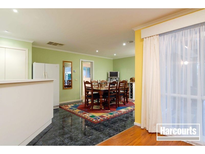 82 Broderick Road, Carrum Downs VIC 3201