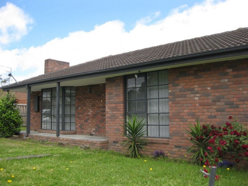 27 Greenwood Drive, Carrum Downs VIC 3201