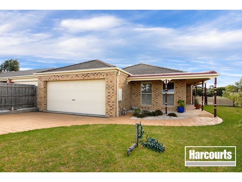 15 Ross Crescent, Skye VIC 3977