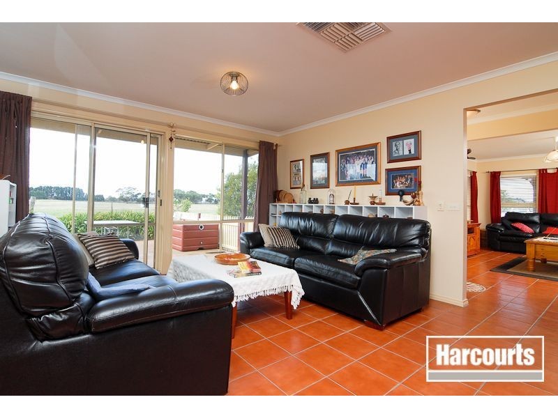 15 Ross Crescent, Skye VIC 3977