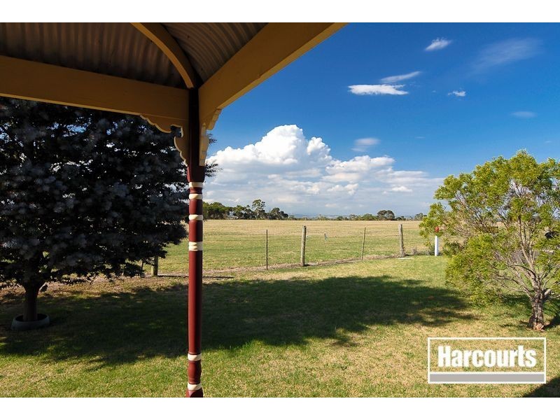 15 Ross Crescent, Skye VIC 3977