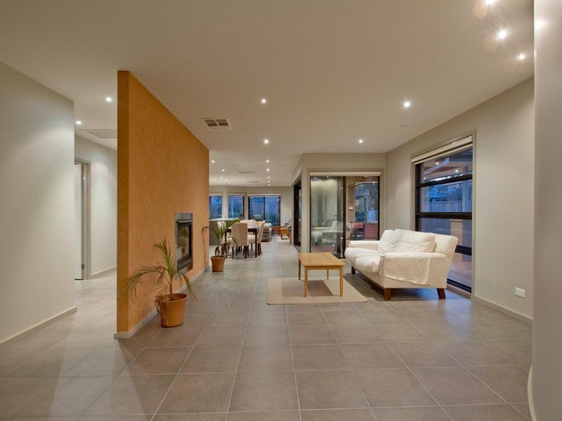 17 Tulloch Drive, Sandhurst VIC 3977