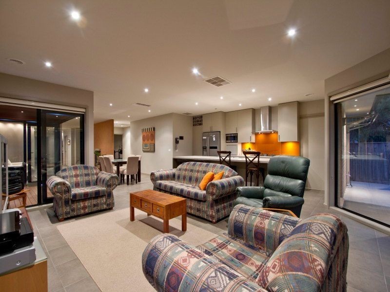 17 Tulloch Drive, Sandhurst VIC 3977