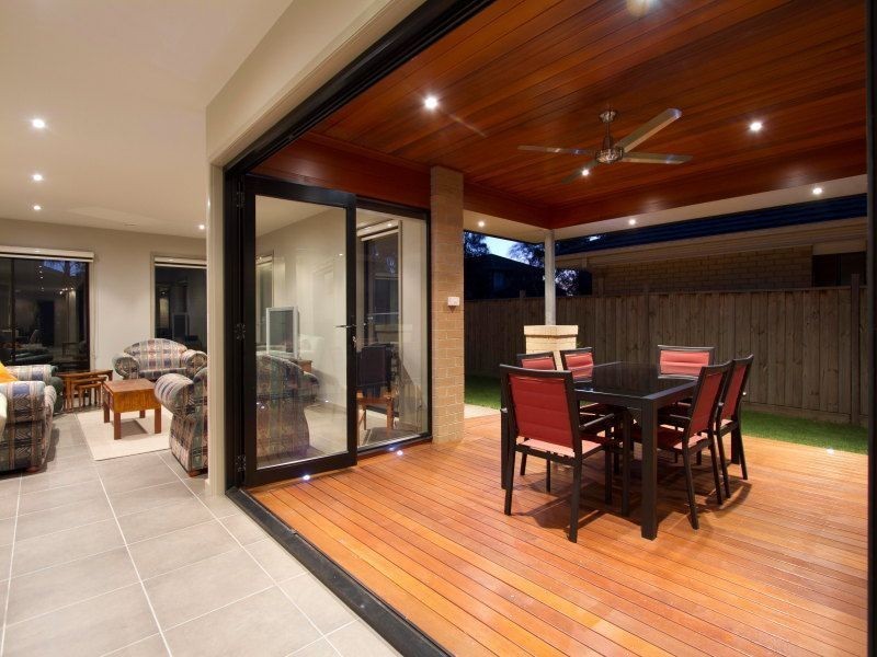 17 Tulloch Drive, Sandhurst VIC 3977