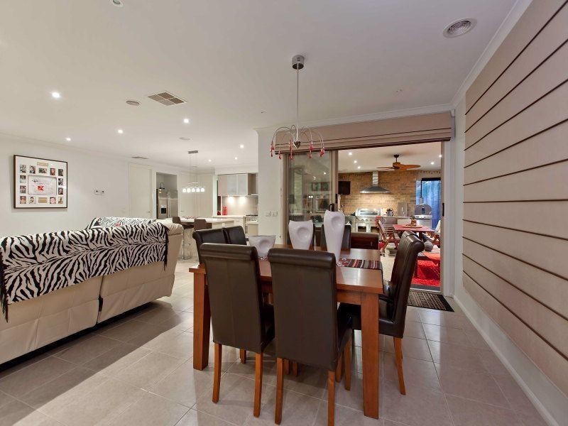 13 Corowa Place, Sandhurst VIC 3977