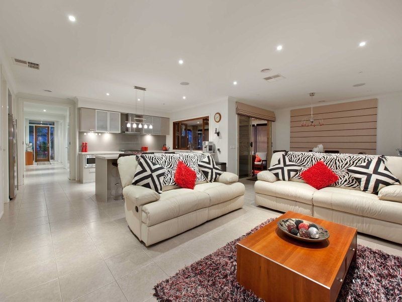 13 Corowa Place, Sandhurst VIC 3977