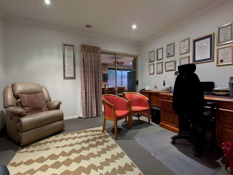 13 Corowa Place, Sandhurst VIC 3977