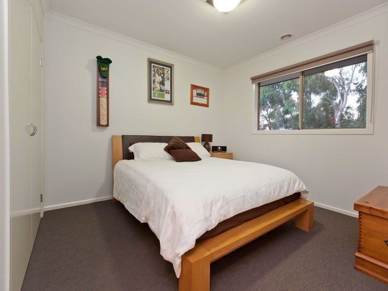 13 Corowa Place, Sandhurst VIC 3977