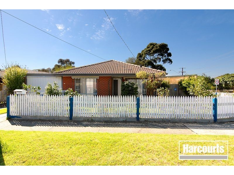 2 Laurel Crescent, Carrum Downs VIC 3201