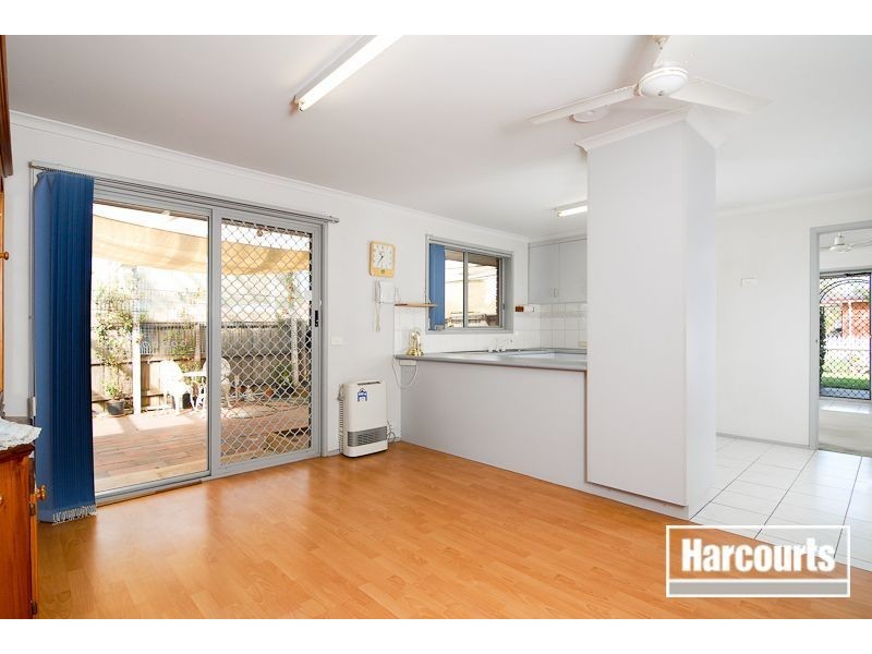 2 Laurel Crescent, Carrum Downs VIC 3201