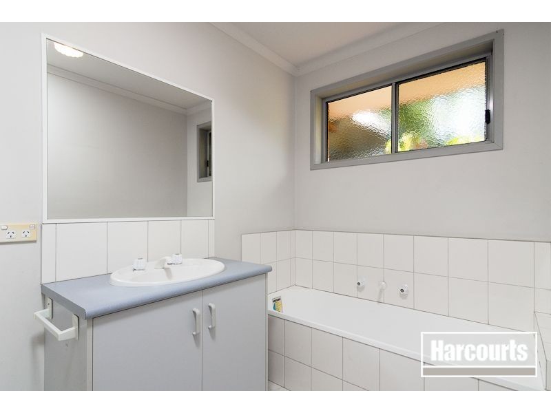 2 Laurel Crescent, Carrum Downs VIC 3201
