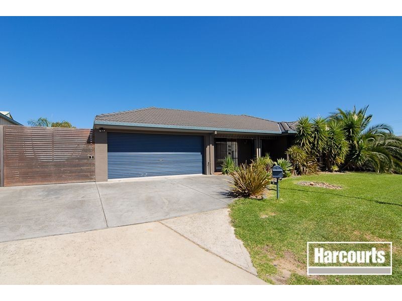2 Sandalwood Grove, Carrum Downs VIC 3201