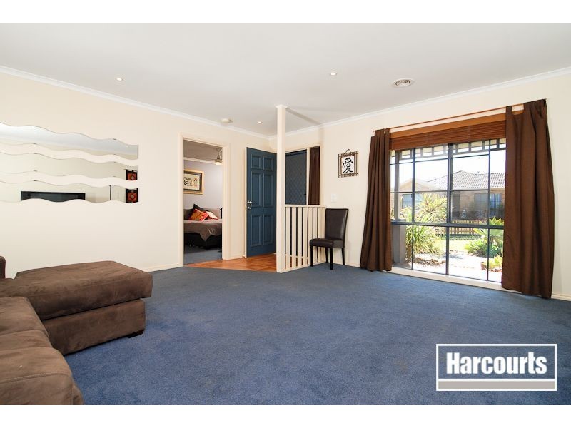 2 Sandalwood Grove, Carrum Downs VIC 3201