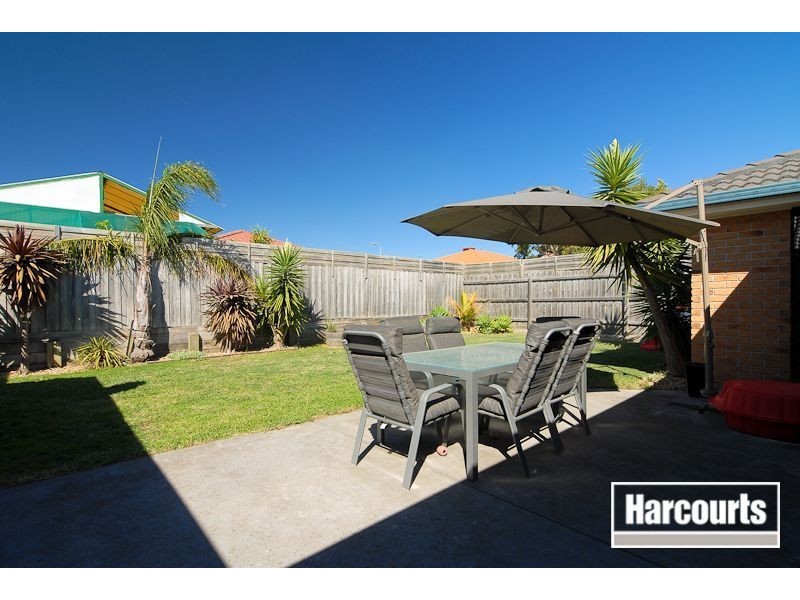 2 Sandalwood Grove, Carrum Downs VIC 3201