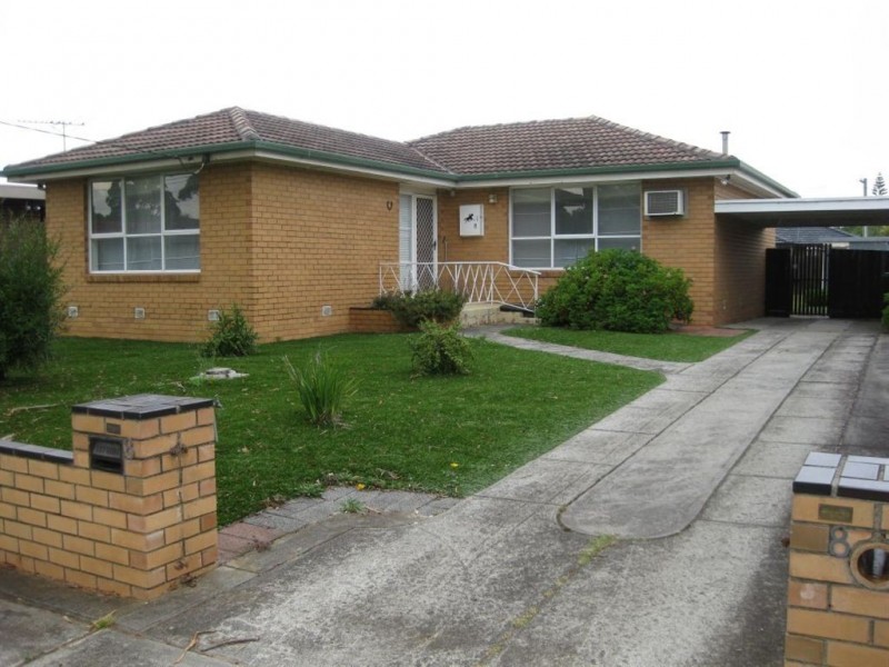 8 Selsey Street, Seaford VIC 3198