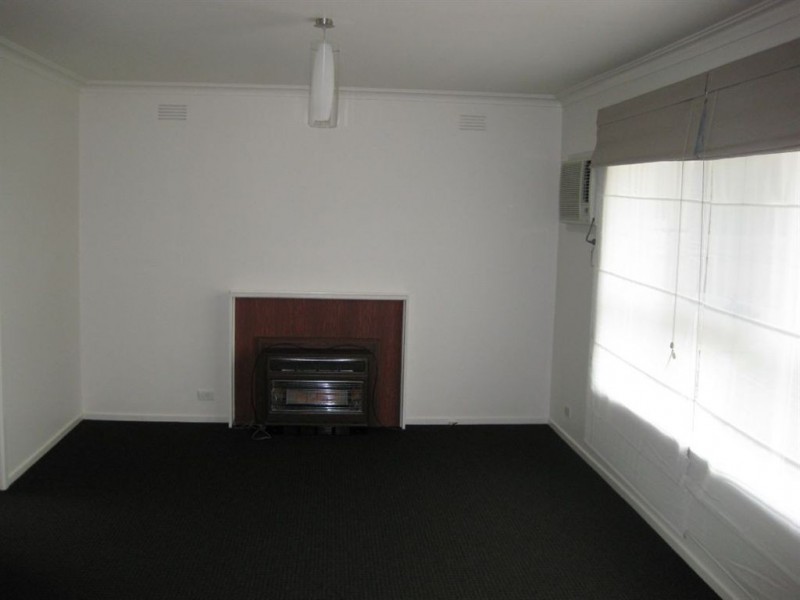 8 Selsey Street, Seaford VIC 3198