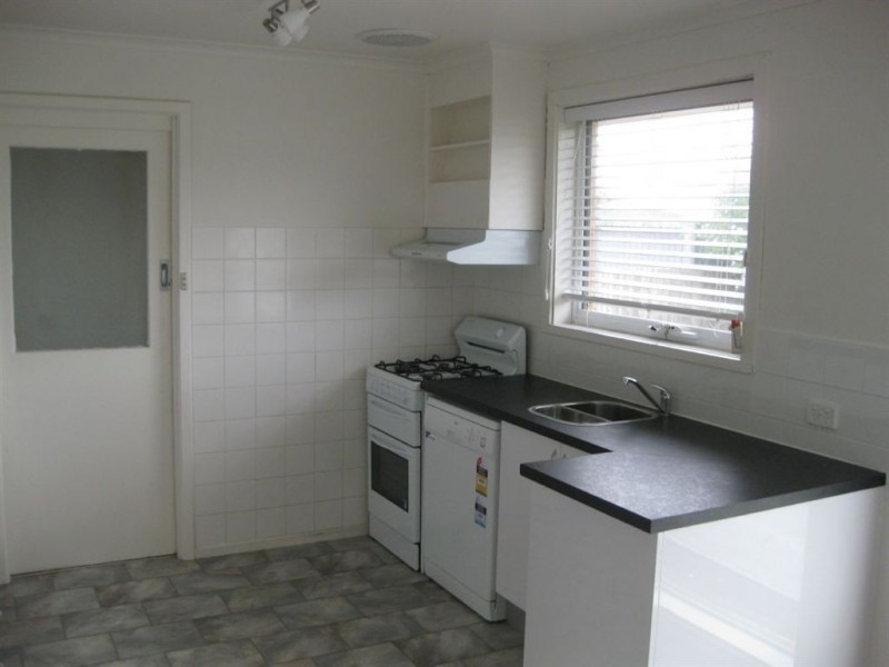 8 Selsey Street, Seaford VIC 3198