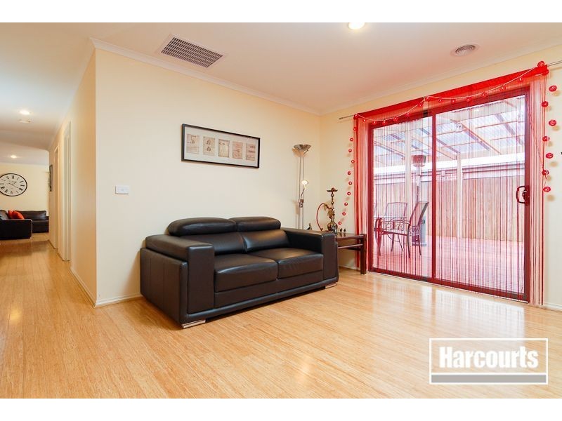 28 Triumph Way, Skye VIC 3977