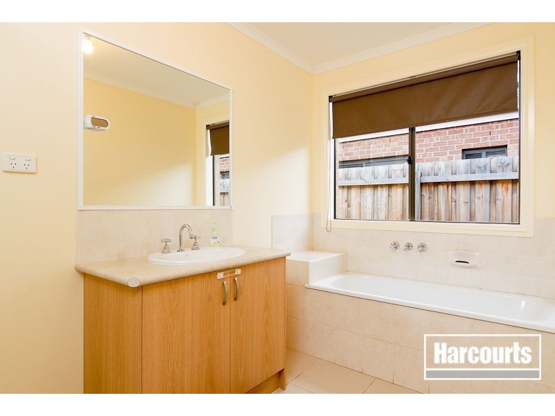 28 Triumph Way, Skye VIC 3977