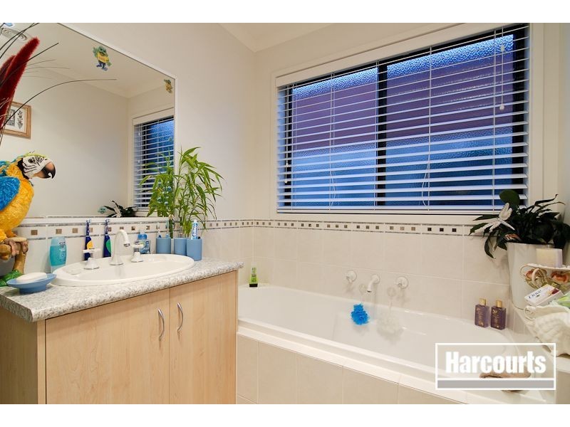 60 Oberon Drive, Carrum Downs VIC 3201