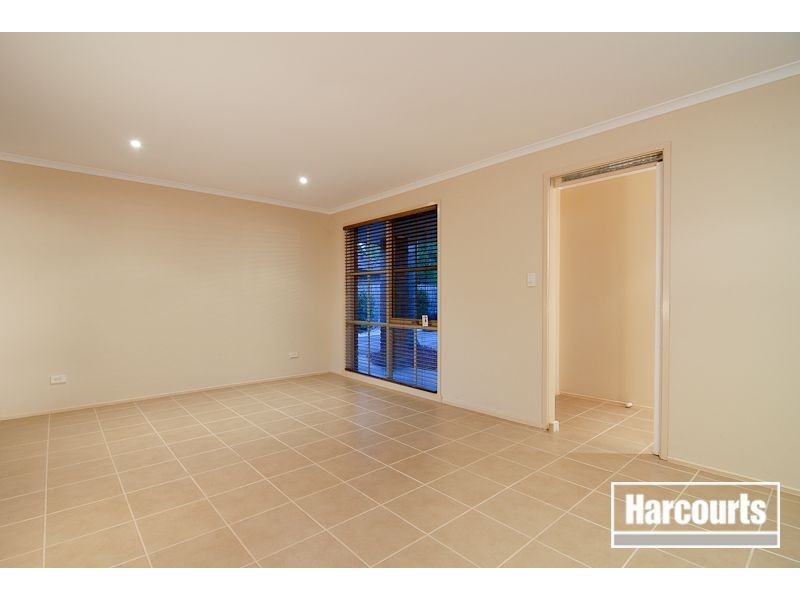 8 Stable Grove, Skye VIC 3977