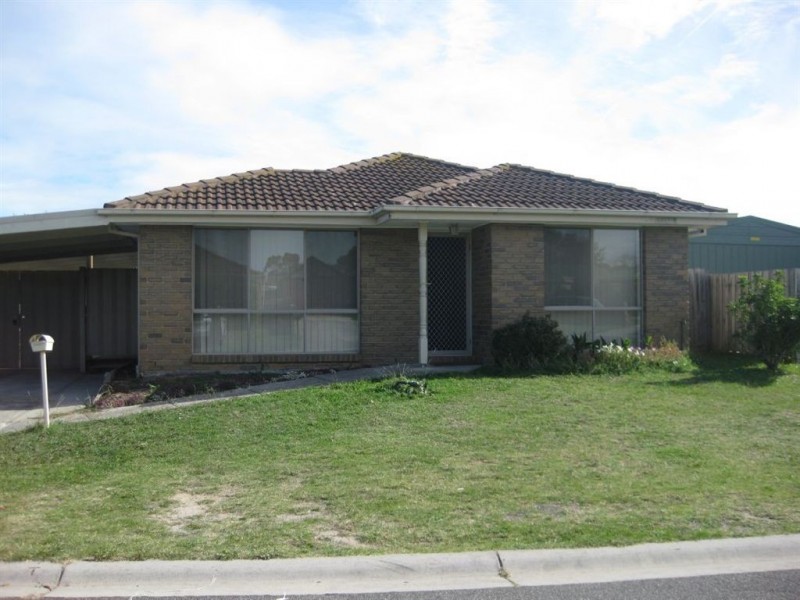 4 Sue Place, Carrum Downs VIC 3201