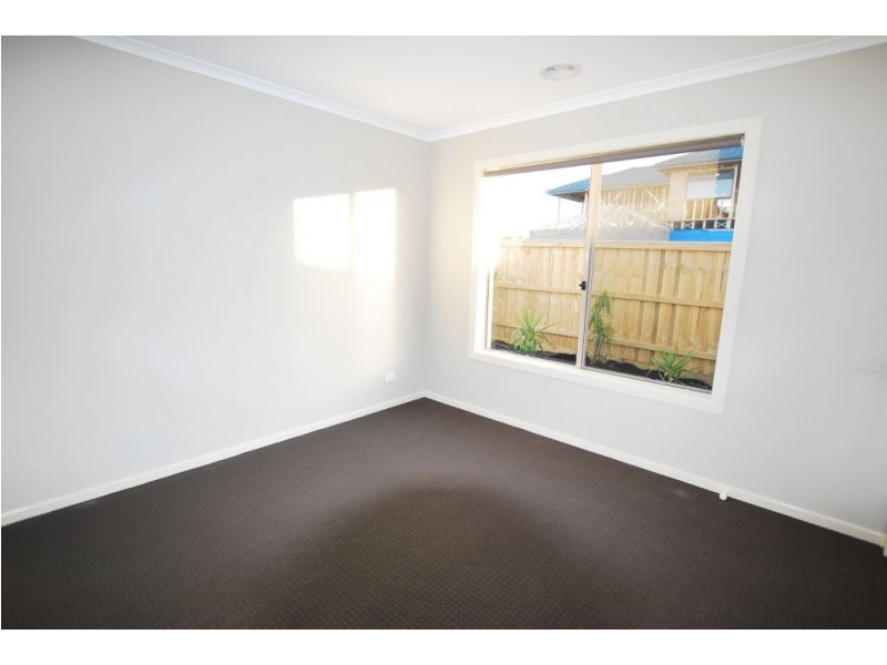 6 Elysian Place, Cranbourne West VIC 3977