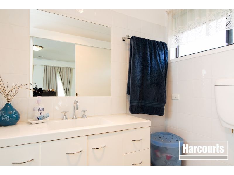 14 Honeyeater Place, Carrum Downs VIC 3201