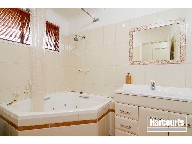 14 Honeyeater Place, Carrum Downs VIC 3201