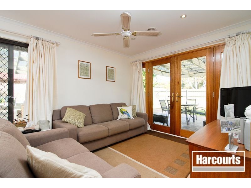 14 Honeyeater Place, Carrum Downs VIC 3201