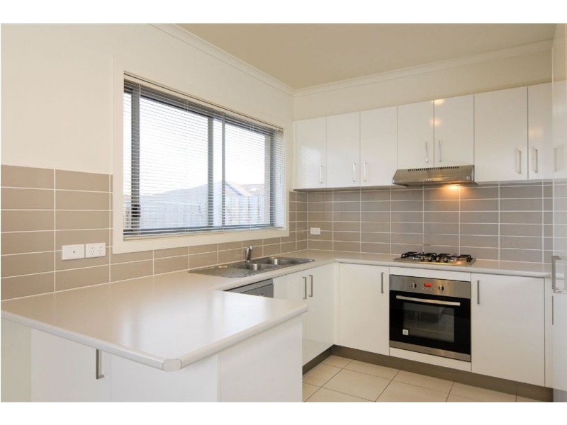 4/104 Broderick Road, Carrum Downs VIC 3201