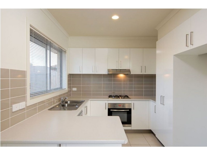 4/104 Broderick Road, Carrum Downs VIC 3201