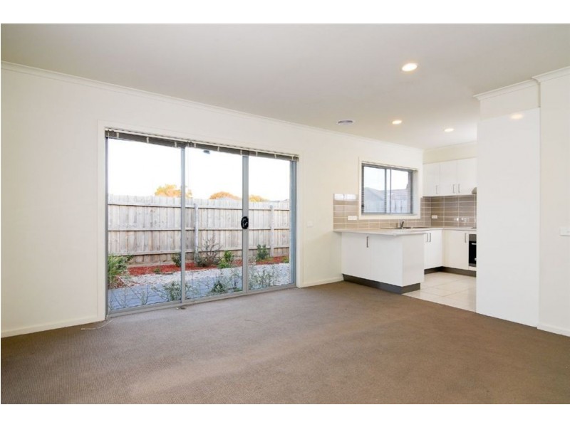 4/104 Broderick Road, Carrum Downs VIC 3201