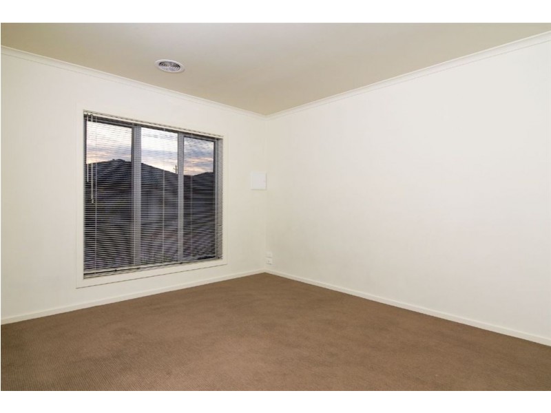 4/104 Broderick Road, Carrum Downs VIC 3201